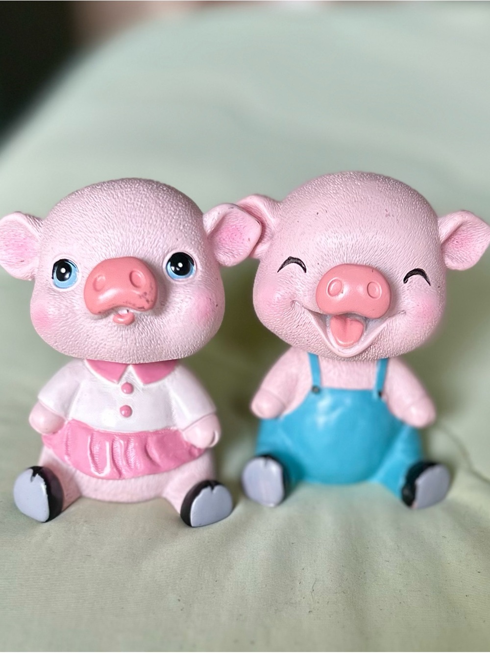 Rustic Farmhouse Pink Piggy Pig Figurine Bobble Heads Set - Picture 5 of 8